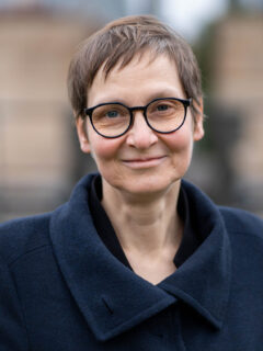 Eva  Pils